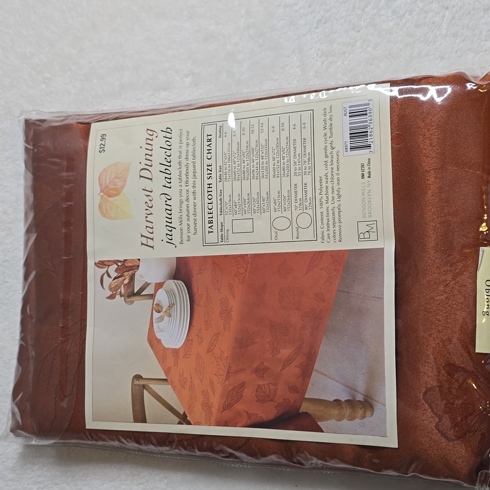 Jacquard Tablecloth - Rust - Picture 2 of 3